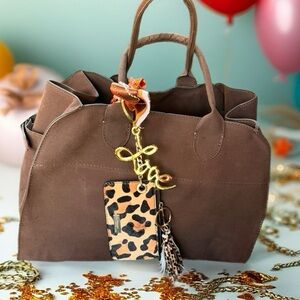 Beautiful viral faux suade bag!   NWOT